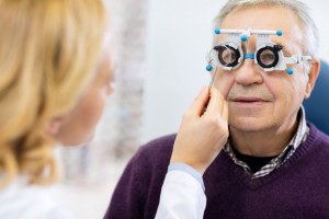 3 мифа о здоровье глаз у пожилых
